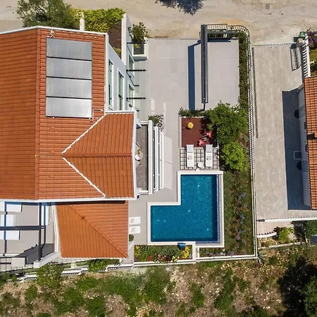 Luxury Seafront Blue Heaven Ciovo With Pool * تروغير
