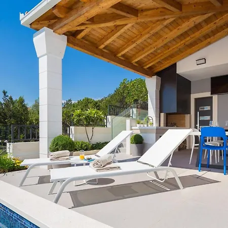 Villa Luxury Seafront Blue Heaven Ciovo With Pool Trogir