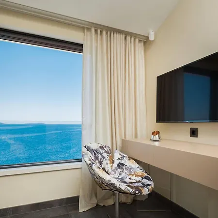 Villa Luxury Seafront Blue Heaven Ciovo With Pool