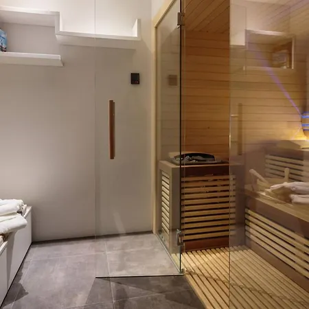 Villa Luxury Seafront Blue Heaven Ciovo With Pool *